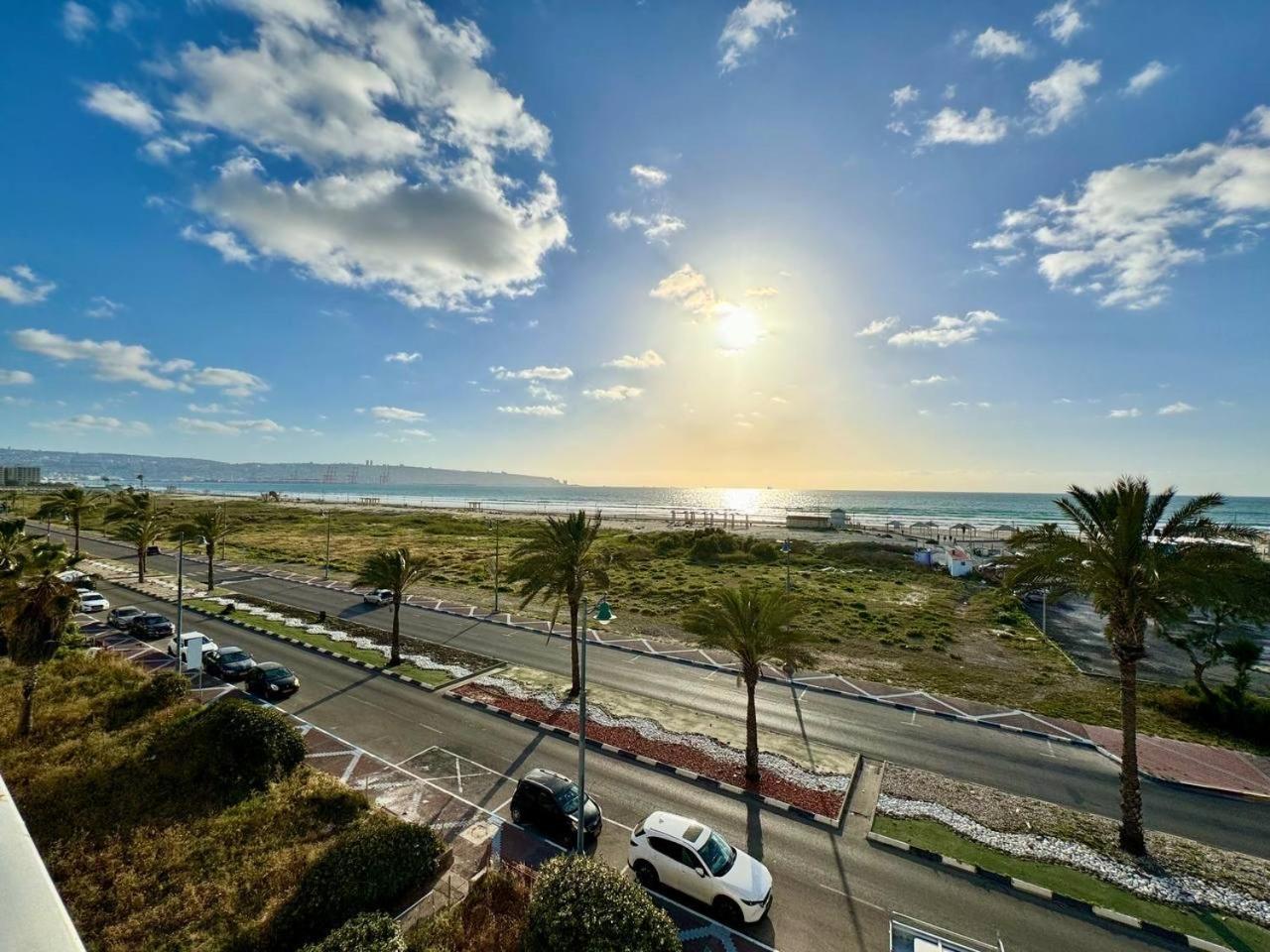 Amazing Sea View Daire Qiryat Yam Dış mekan fotoğraf